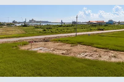 1110 Militia Dr, Surfside Beach, TX 77541 - Photo 15