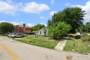 2543 Bevis St, Houston, TX 77008 - Photo 1