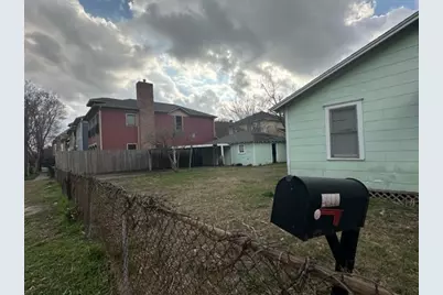 2543 Bevis Street, Houston, TX 77008 - Photo 11