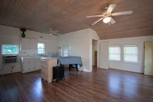 306 W Bryan St, Brenham, TX 77833 - Photo 5