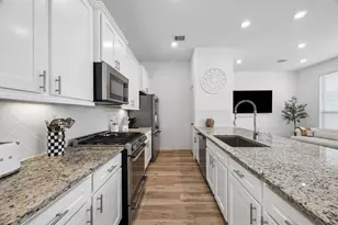 4055 Champlain Wy, Iowa Colony, TX 77583 - Photo 7