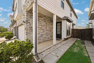 4055 Champlain Wy, Iowa Colony, TX 77583 - Photo 3