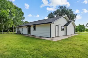 211 Avenue I, Alvin, TX 77511 - Photo 25