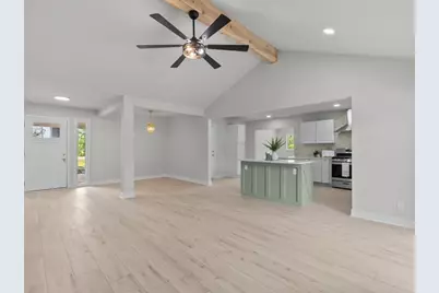 211 Avenue I, Alvin, TX 77511 - Photo 11
