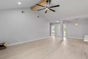211 Avenue I, Alvin, TX 77511 - Photo 11