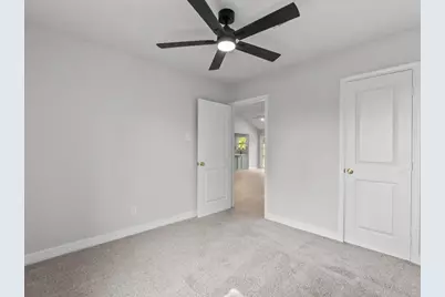 211 Avenue I, Alvin, TX 77511 - Photo 17