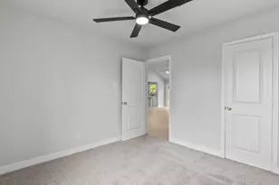 211 Avenue I, Alvin, TX 77511 - Photo 17