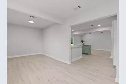 211 Avenue I, Alvin, TX 77511 - Photo 13