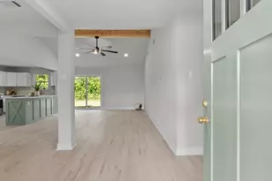211 Avenue I, Alvin, TX 77511 - Photo 3