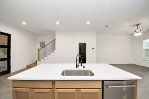 954 Junell St, Houston, TX 77088 - Photo 9