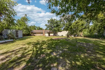 501 N Magnolia Street, Highlands, TX 77562 - Photo 5