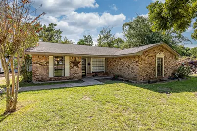 501 N Magnolia Street, Highlands, TX 77562 - Photo 1