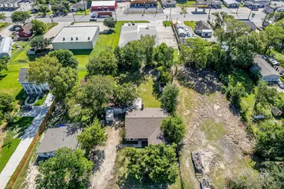 501 N Magnolia Street, Highlands, TX 77562 - Photo 3