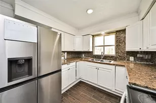 212 S Avenue D, Freeport, TX 77541 - Photo 19