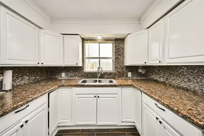 212 S Avenue D, Freeport, TX 77541 - Photo 21