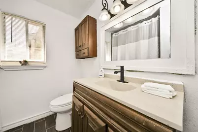 212 S Avenue D, Freeport, TX 77541 - Photo 23