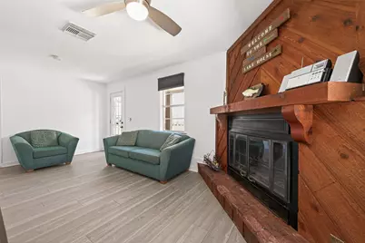 323 Lake Livingston Drive, Livingston, TX 77351 - Photo 7