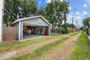 5017 Ave N 1/2, Galveston, TX 77551 - Photo 27