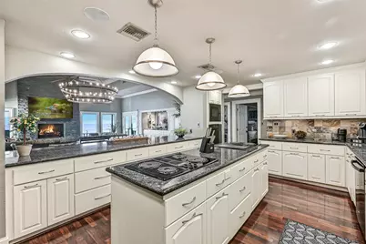 4107 W Bayside Way, Jamaica Beach, TX 77554 - Photo 9