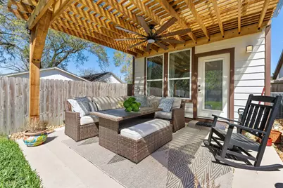 410 Peach Street, Tomball, TX 77375 - Photo 27