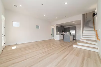5630 Bertellis Lane, Houston, TX 77091 - Photo 5