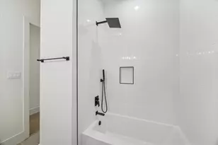 6634 Sylvan St, Houston, TX 77023 - Photo 25