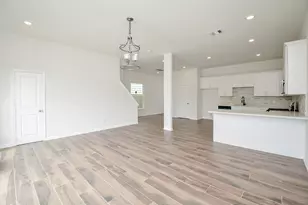 8630 Scott St, Houston, TX 77051 - Photo 9