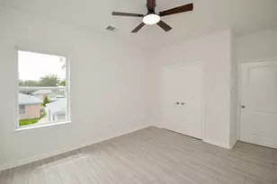 8630 Scott St, Houston, TX 77051 - Photo 17
