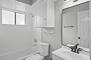 7215 Trogon Ln, Houston, TX 77083 - Photo 5