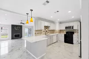 15719 Red Springs Dr, Houston, TX 77082 - Photo 7