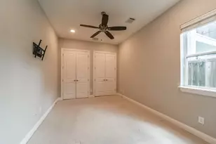 5635 Kiam St, Houston, TX 77007 - Photo 5