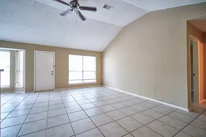 10235 Gulfstream Lane, Sugar Land, TX 77498 - Photo 9