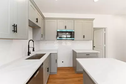 8201 Calhoun Street #A/B, Houston, TX 77033 - Photo 9