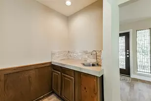 3911 Cherry Forest Dr, Houston, TX 77088 - Photo 9