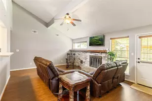 14 Sarita Rd, Angleton, TX 77515 - Photo 5