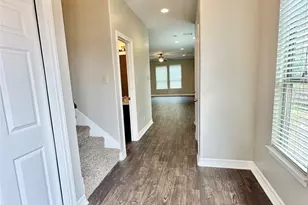 32 Woodland Hills Dr, Conroe, TX 77303 - Photo 3