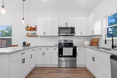 8019 Elbert Street, Houston, TX 77028 - Photo 11