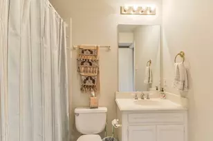 6409 Prague St, Houston, TX 77007 - Photo 9