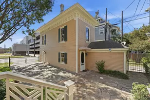1826 Sealy St, Galveston, TX 77550 - Photo 35