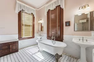 1826 Sealy St, Galveston, TX 77550 - Photo 31