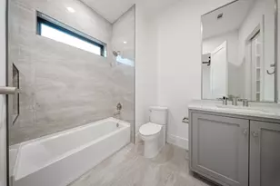 6510 Sivley St, Houston, TX 77055 - Photo 31