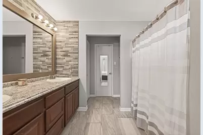 2202 Falling Oaks Road, Houston, TX 77038 - Photo 29