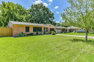 2009 15th Ave N, Texas City, TX 77590 - Photo 3