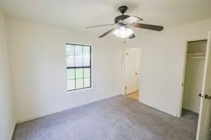 909 E Sarah St, Cuero, TX 77954 - Photo 19