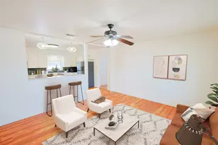 909 E Sarah St, Cuero, TX 77954 - Photo 9