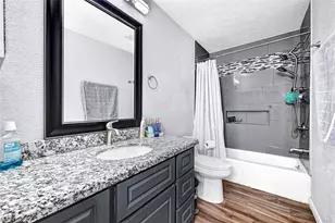 4902 Green Willow Ln, Dickinson, TX 77539 - Photo 15
