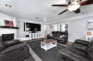 4902 Green Willow Ln, Dickinson, TX 77539 - Photo 19