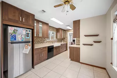 2327 Colonial Ridge Drive, Friendswood, TX 77546 - Photo 15