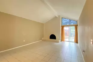 4714 N Cashel Cir, Houston, TX 77069 - Photo 3