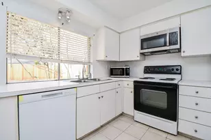 13730 Shirebrook Dr, Sugar Land, TX 77498 - Photo 9